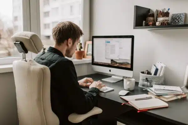 Les avantages et inconvénients du télétravail : tout ce qu’il faut savoir